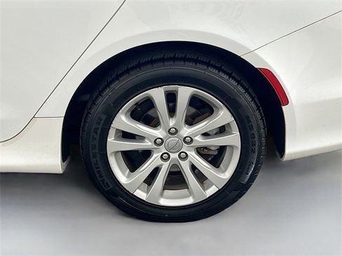 Used 2015 Chrysler 200 Limited image 30