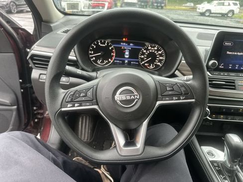 Used 2023 Nissan Altima 2.5 SV AWD/4WD image 13