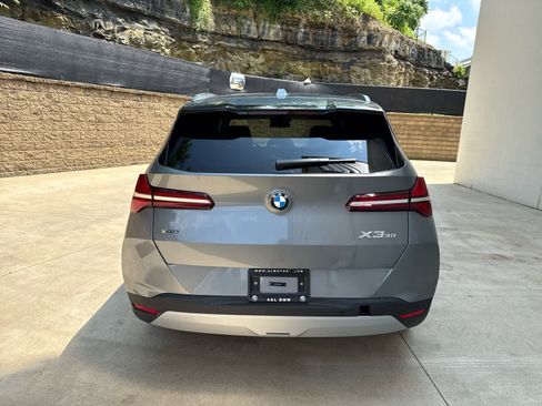 Used 2025 BMW X3 xDrive30i w/ Convenience Package image 4