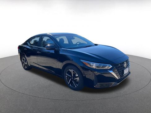 Used 2025 Nissan Sentra SV image 1
