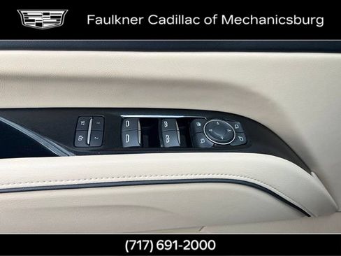 Used 2023 Cadillac Escalade Premium Luxury RWD image 31