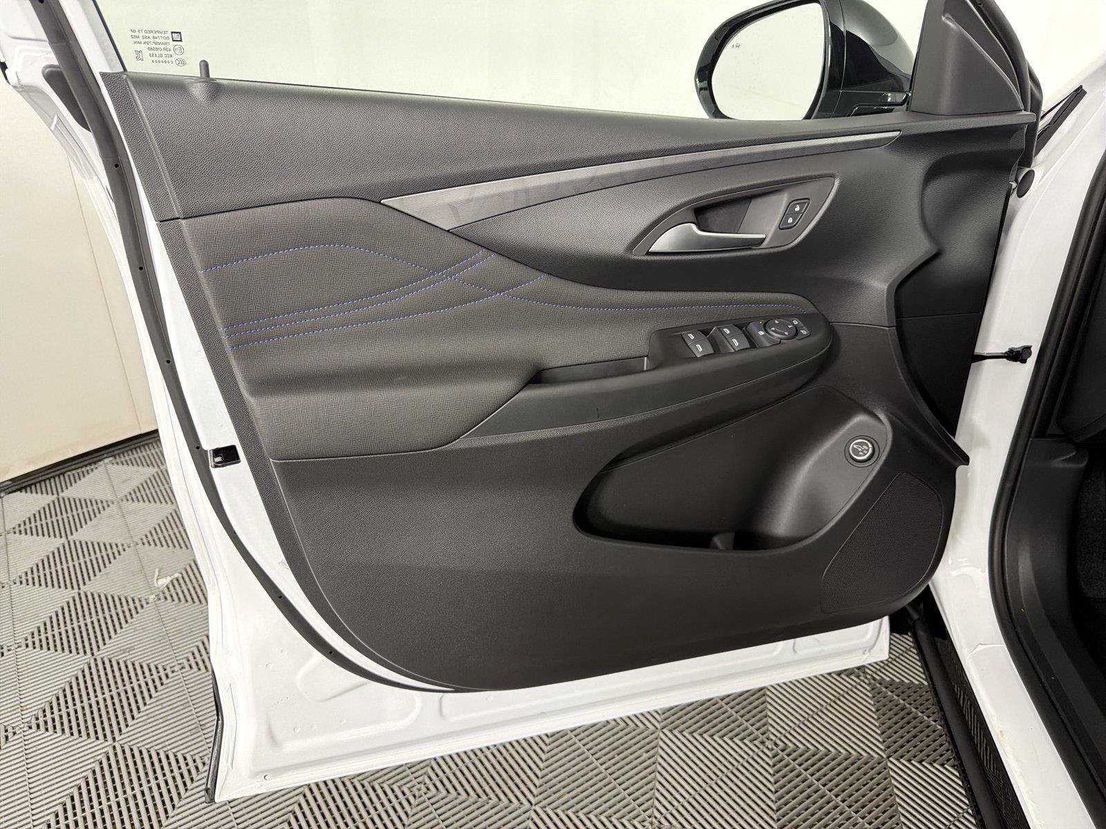 New 2026 Buick Envista Sport Touring w/ Convenience I Package FWD image 8