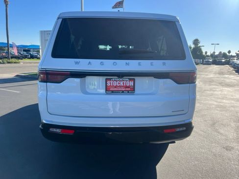 Used 2024 Jeep Wagoneer L Series II RWD image 10
