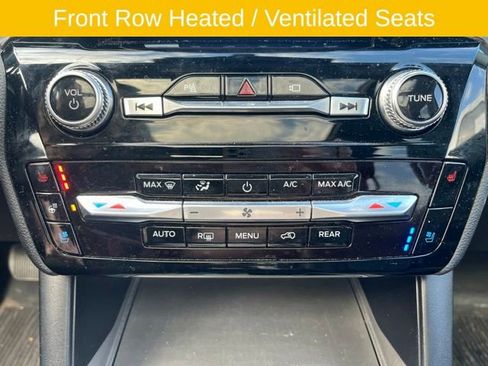 Certified 2022 Ford Explorer Limited w/ Limited Technology Package AWD/4WD image 15