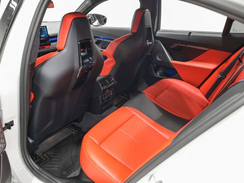 Used 2025 BMW M5 w/ Carbon Package image 26