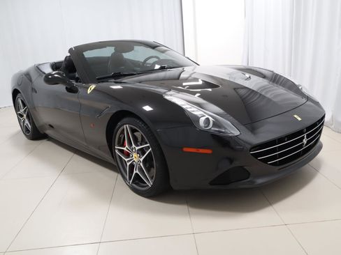 Used 2016 Ferrari California T image 6