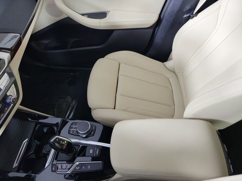 Used 2021 BMW X3 xDrive30i w/ Premium Package image 23