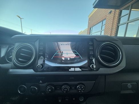 Used 2020 Toyota Tacoma TRD Off-Road image 27