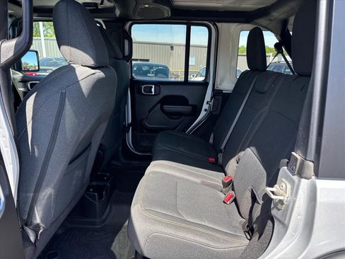 Used 2024 Jeep Wrangler Unlimited Sport AWD/4WD image 12