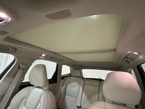 Used 2018 Volvo XC60 T8 Inscription image 50