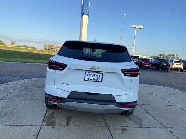 Used 2025 Chevrolet Blazer LT FWD image 11