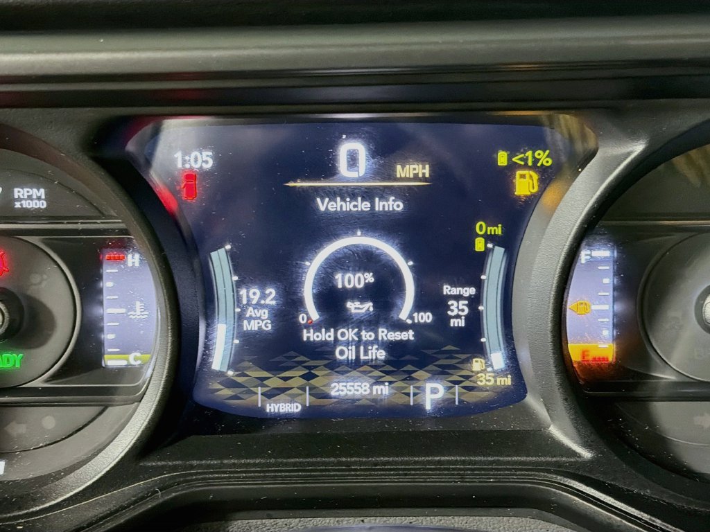 Used 2024 Jeep Wrangler Unlimited Sahara AWD/4WD image 14