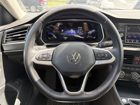 Certified 2024 Volkswagen Jetta SE FWD image 16