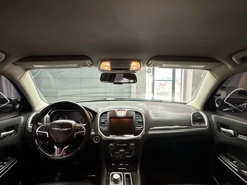 Used 2016 Chrysler 300 Limited image 21