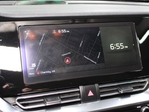 Used 2022 Kia Niro EX FWD image 19
