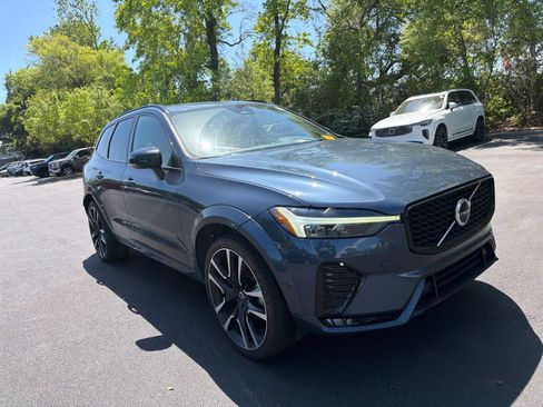 Used 2023 Volvo XC60 B5 Ultimate w/ Protection Package Premier image 2