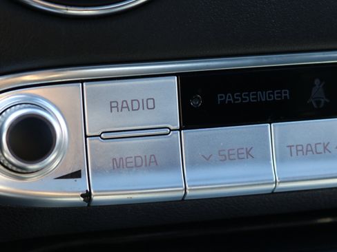 Used 2019 Kia Stinger GT2 image 18