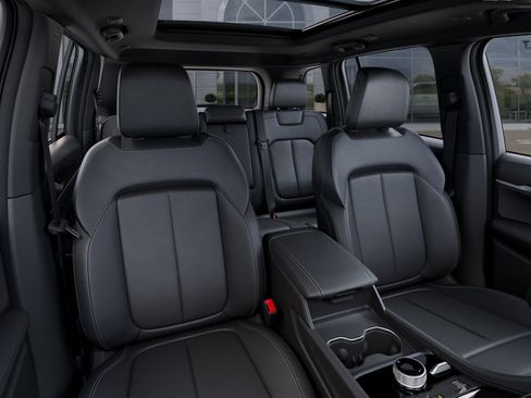New 2026 Jeep Grand Cherokee Limited w/ Limited Altitude Package AWD/4WD image 16