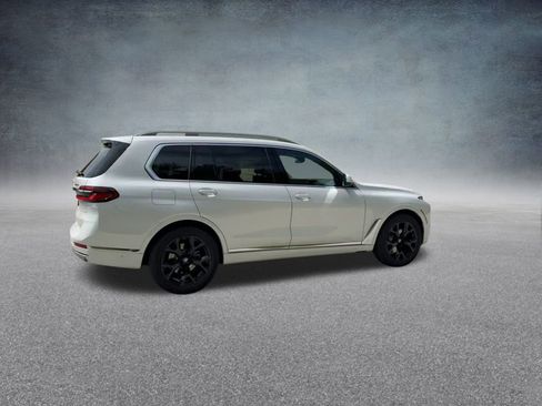 Used 2025 BMW X7 xDrive40i image 24