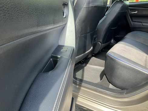 Used 2018 Toyota Corolla SE w/ SE Premium Package FWD image 14