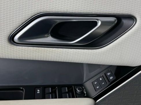 Used 2023 Land Rover Range Rover Velar R-Dynamic S image 12