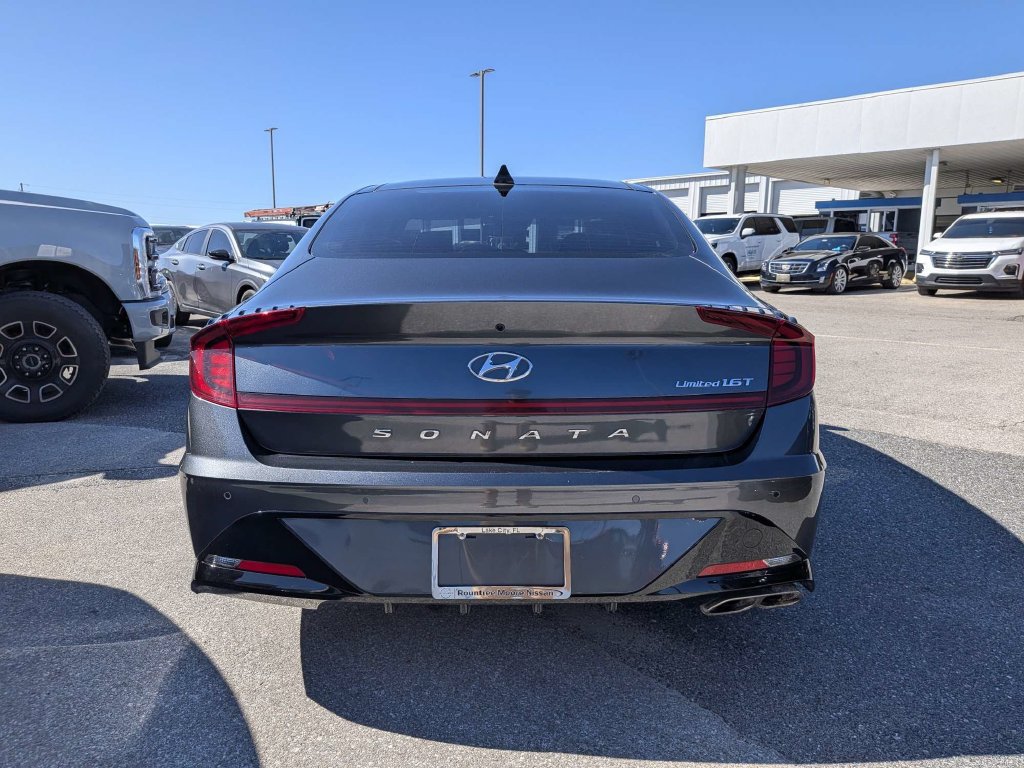 Used 2023 Hyundai Sonata Limited w/ Preferred Accessory Package FWD image 2
