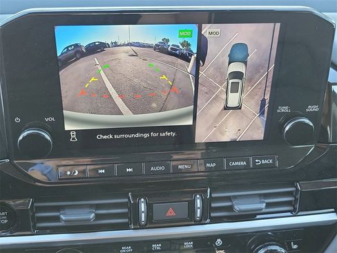 New 2025 Nissan Pathfinder SL image 8