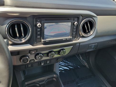 Used 2019 Toyota Tacoma SR5 AWD/4WD image 26