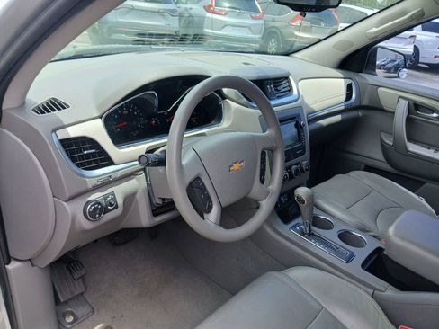 Used 2016 Chevrolet Traverse LS FWD image 7