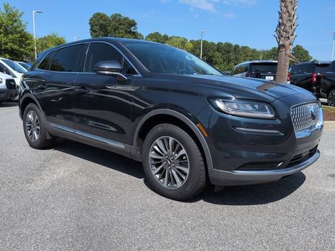 Used 2022 Lincoln Nautilus FWD w/ Premium Package image 2
