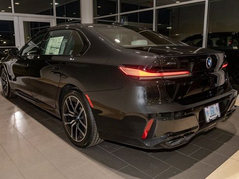 New 2026 BMW 760i xDrive w/ Executive Package image 4