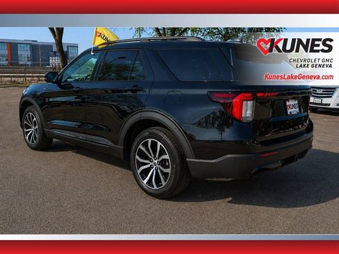 Used 2025 Ford Explorer ST-Line AWD/4WD image 8