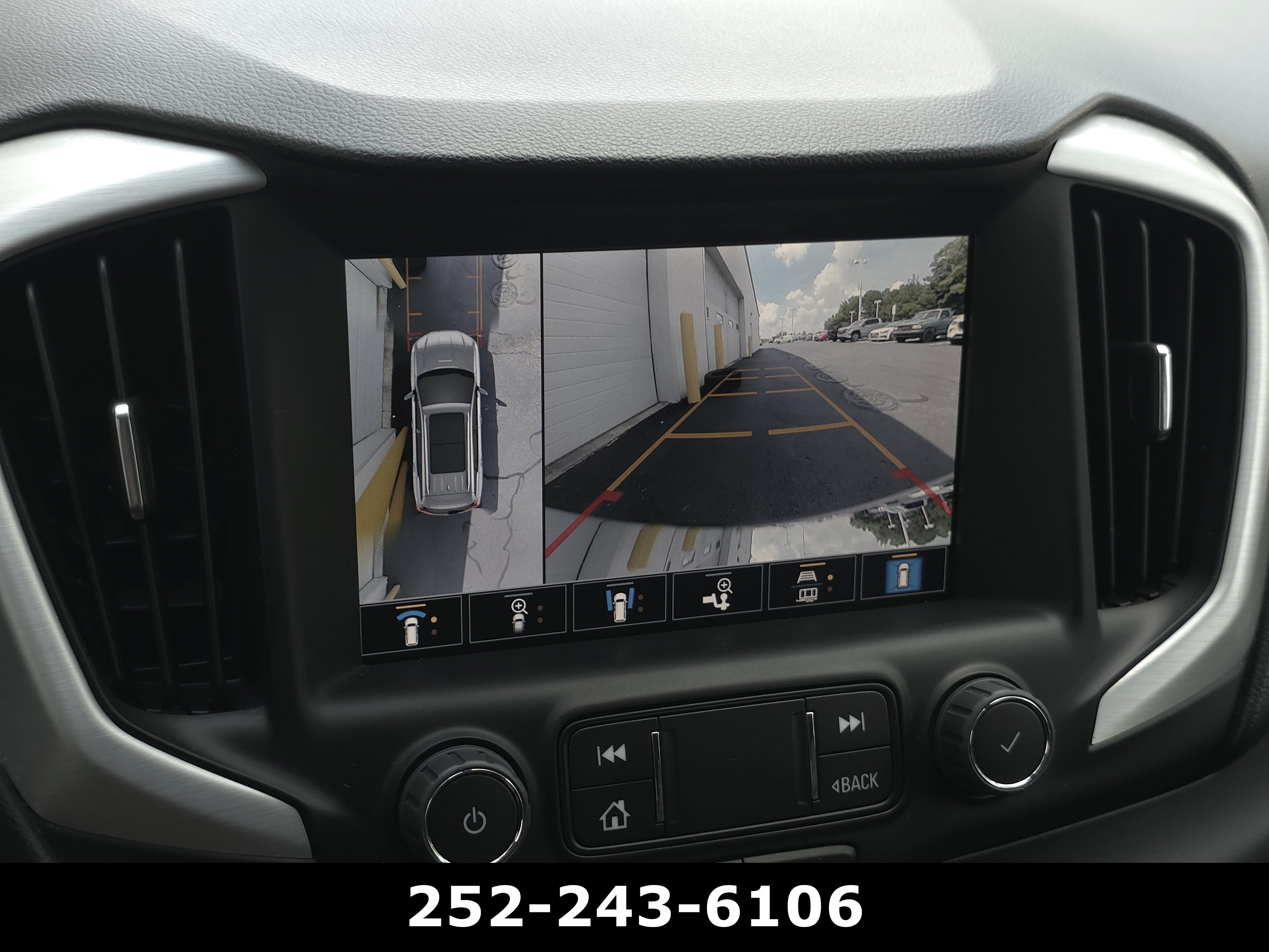 Used 2023 GMC Terrain SLT w/ Tech Package AWD/4WD image 23