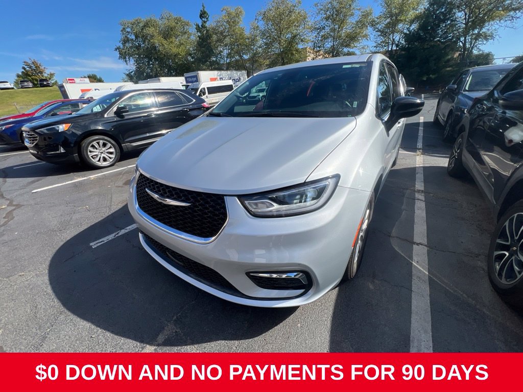 Used 2026 Chrysler Pacifica Select FWD image 1