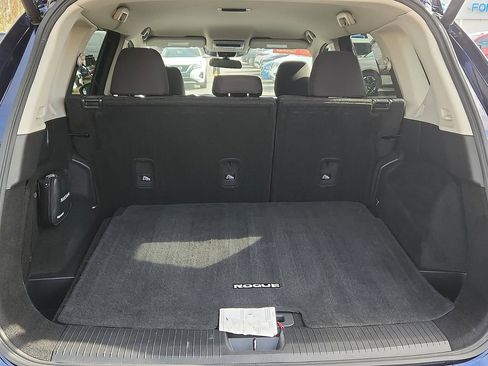 Certified 2024 Nissan Rogue SV image 29