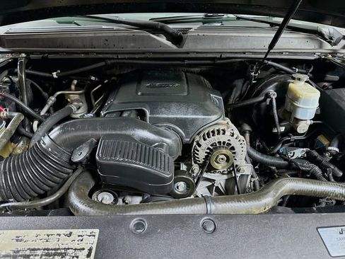 Used 2010 GMC Yukon XL Denali image 32