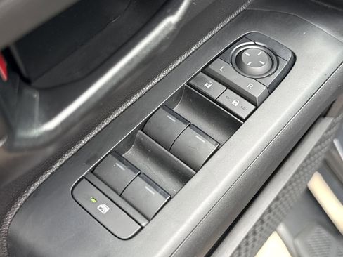 Used 2024 Toyota Tacoma SR RWD image 8