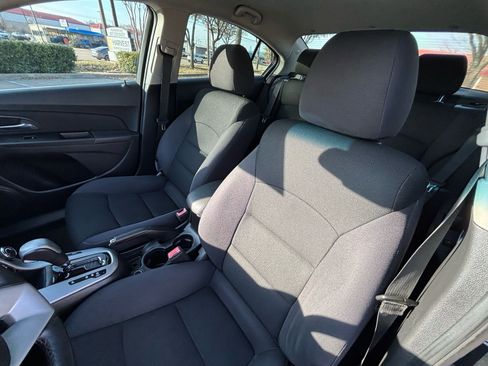 Used 2013 Chevrolet Cruze LT image 14