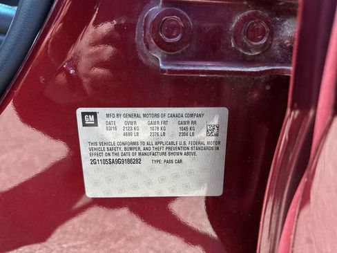 Used 2016 Chevrolet Impala LT w/ Convenience Package FWD image 32