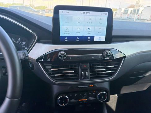 Used 2022 Ford Escape SE w/ Convenience Package FWD image 22