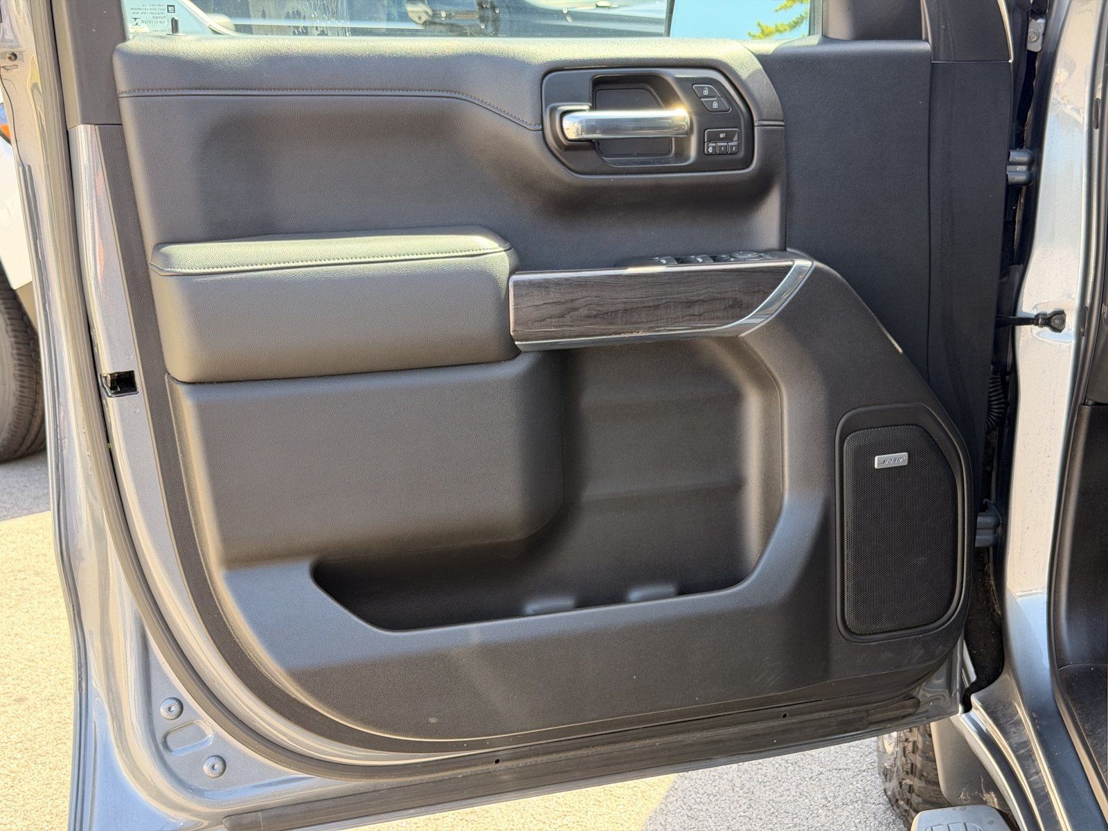 Used 2019 Chevrolet Silverado 1500 LTZ w/ LTZ Plus Package AWD/4WD image 16