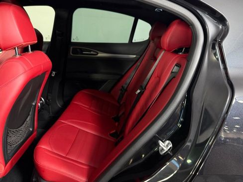 Used 2024 Alfa Romeo Stelvio Veloce image 23