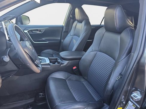 Used 2021 Toyota RAV4 XSE AWD/4WD image 18