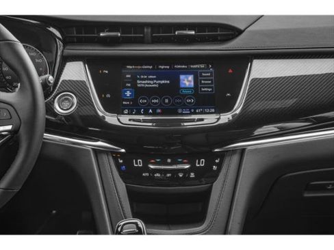 Used 2024 Cadillac XT6 Sport w/ Technology Package AWD/4WD image 33
