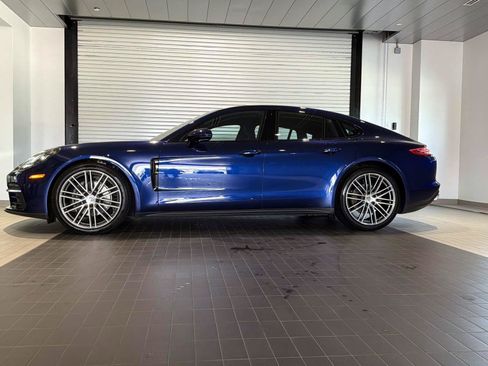 Used 2020 Porsche Panamera RWD image 2