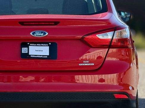 Used 2014 Ford Focus SE FWD image 14