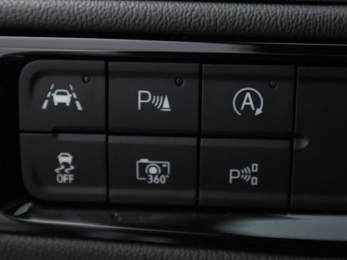 Used 2026 GMC Yukon Denali w/ Sun & Power Step Package AWD/4WD image 28