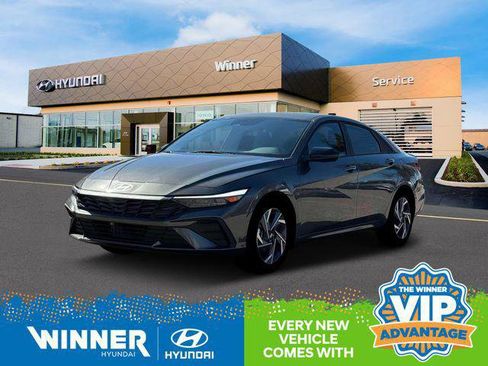 New 2025 Hyundai Elantra SEL image 1