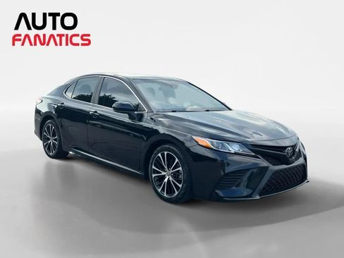 Used 2020 Toyota Camry SE FWD image 8