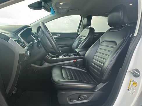 Used 2019 Ford Edge SEL w/ Equipment Group 201A FWD image 4